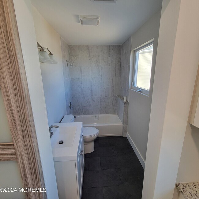 Building Photo - 603 Florence Ave