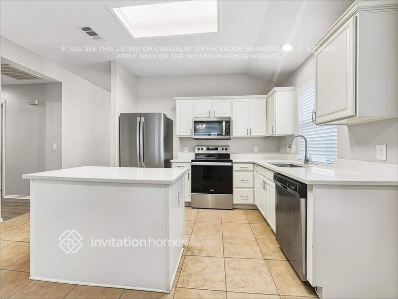 Building Photo - 2513 Tar Heel Dr