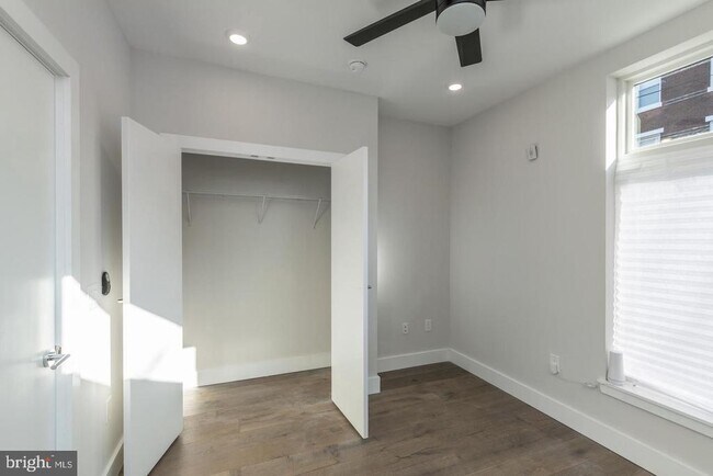 Building Photo - 920 N 15th St