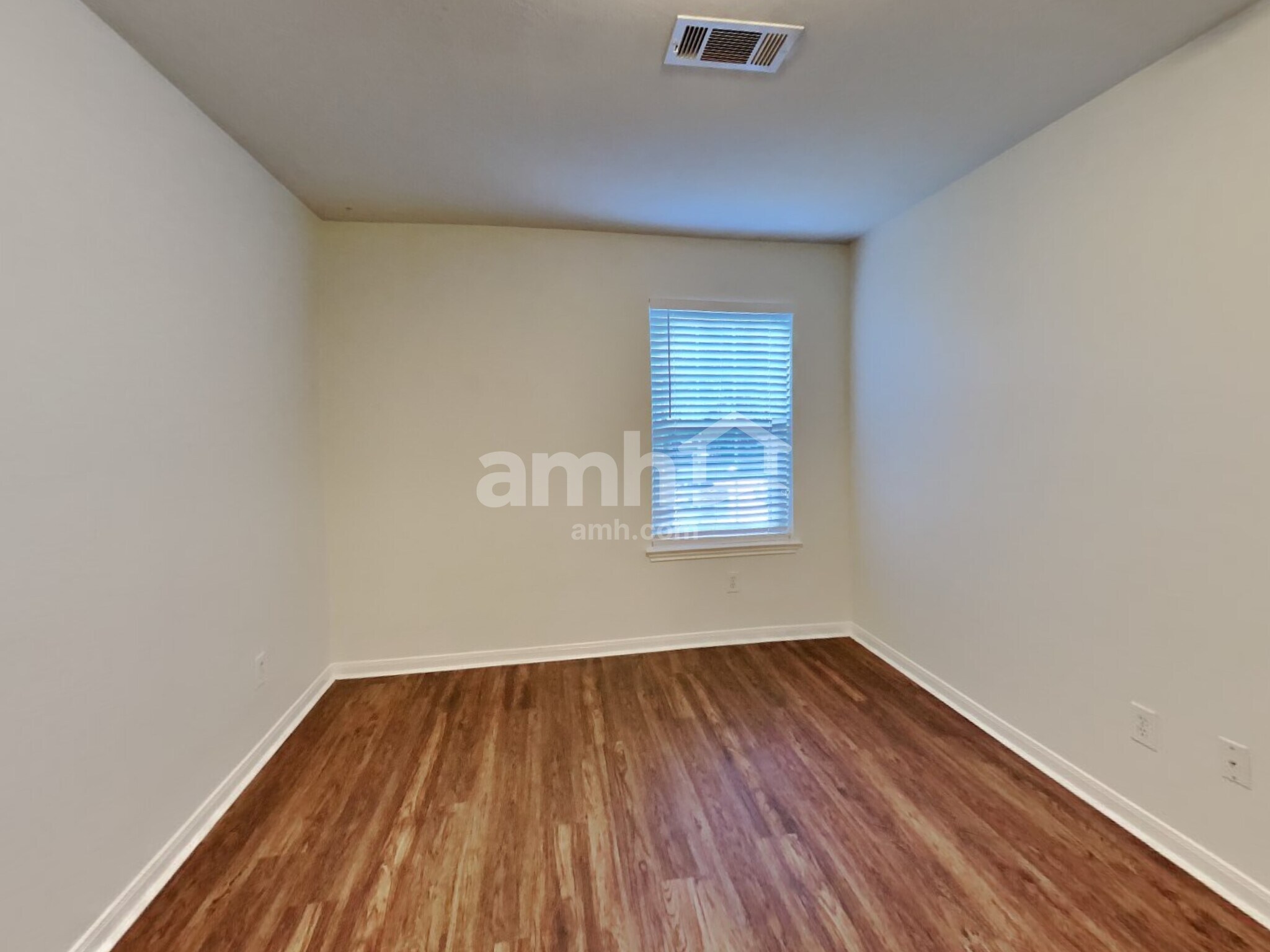 Building Photo - 31442 Camden Village Dr