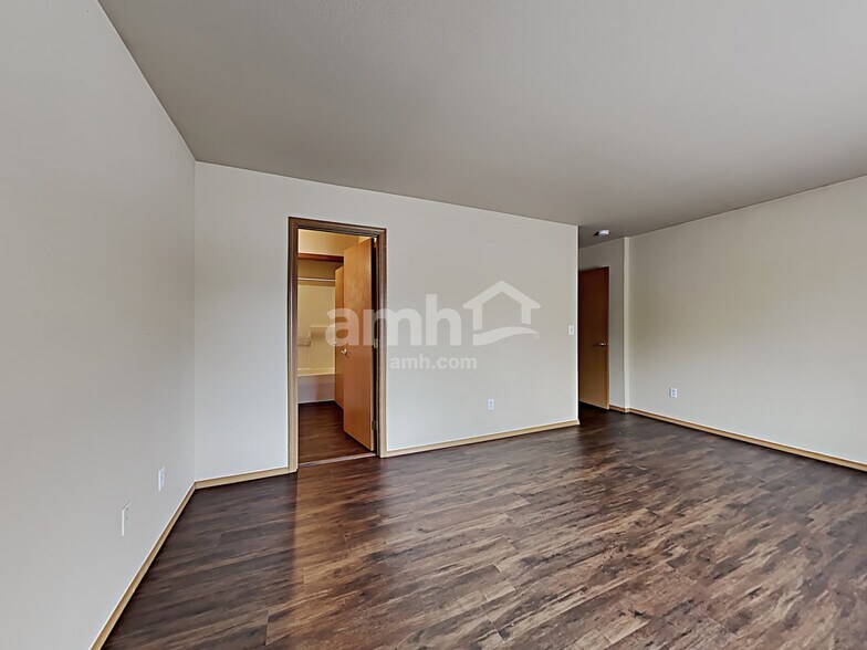 Building Photo - 13023 158th Street Ct E