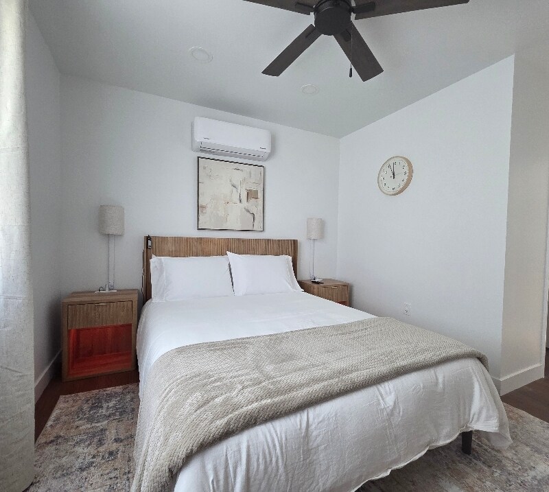 Building Photo - 6611 Winnetka Ave