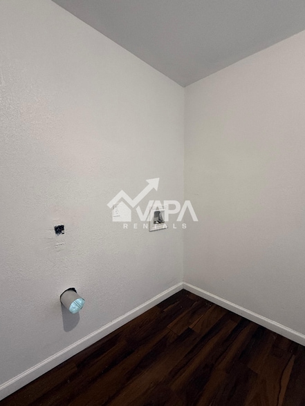 Building Photo - 5331 Bakersfield St