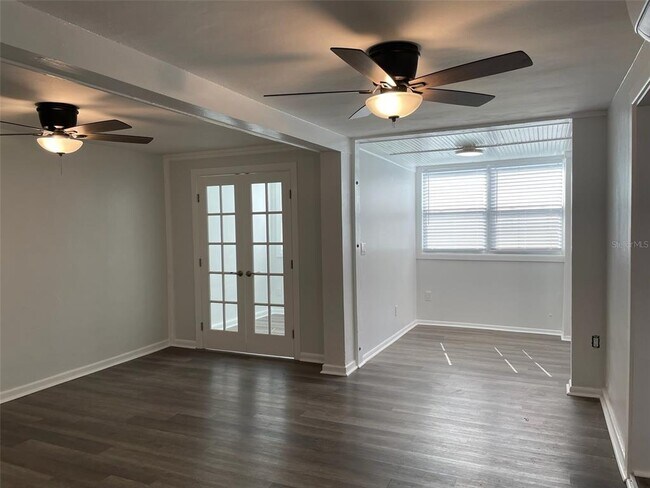 Building Photo - 2624 12th St N