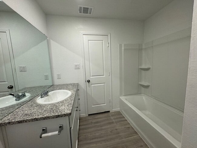 Building Photo - 7010 Solar Rdg