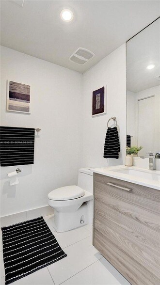 Building Photo - 1300 S Miami Ave