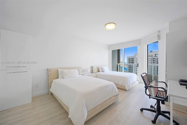 Building Photo - 21055 Yacht Club Dr