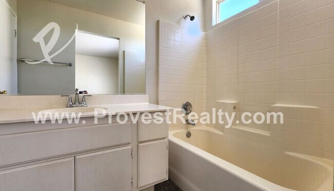 Building Photo - 14471 Queen Valley Rd