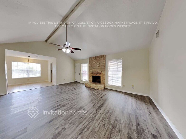 Building Photo - 1374 New Tree Ln