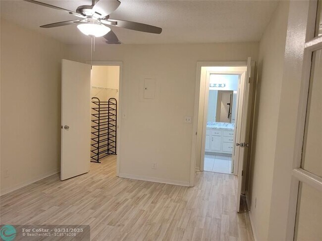 Building Photo - 3330 Pinewalk Dr N