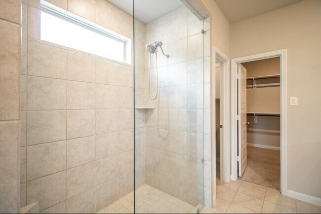 Building Photo - 21449 Kings Guild Ln