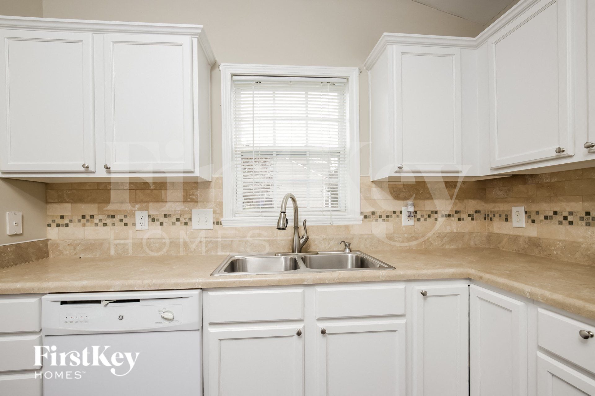 Building Photo - 4004 Village Park Ct