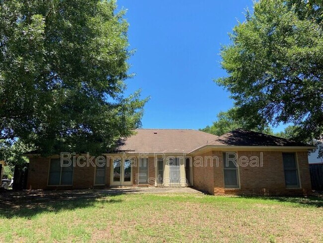 Building Photo - 7405 Cedar Creek Loop