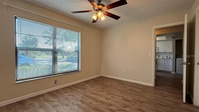 Building Photo - 3677 Longmeadow Dr