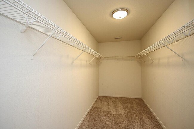 Building Photo - 29619 S Legends Bend Dr