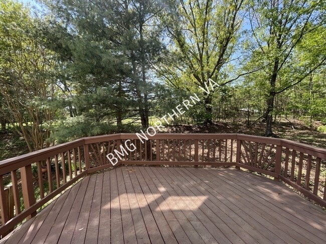 Building Photo - 865 Tall Oaks Square