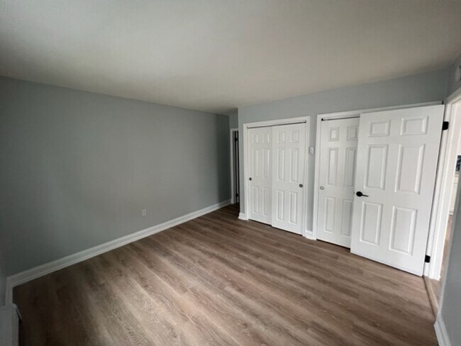 Building Photo - Riverview Apartments