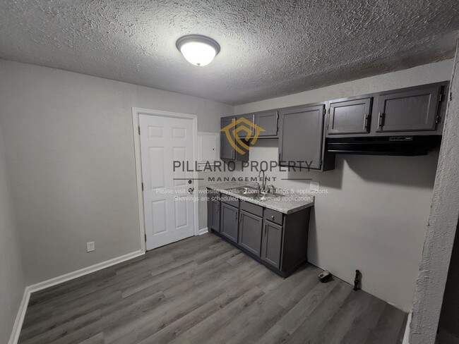 Building Photo - Newly Renovated, 2 Bedroom, 1 Bathroom Hom...