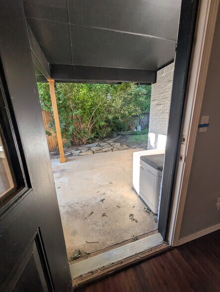 Rear door - 8701 NW 116th St