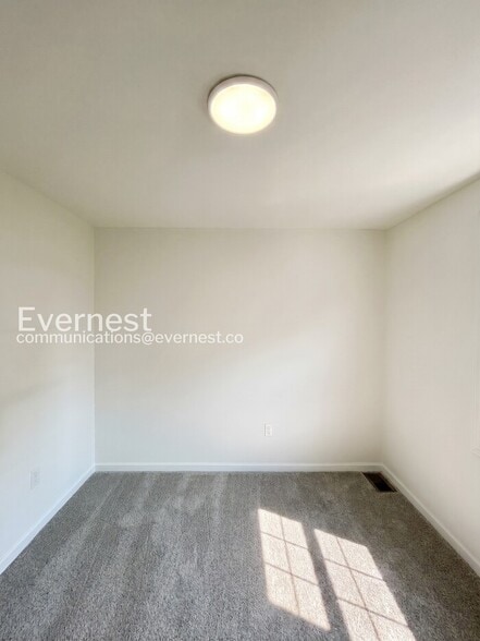 Building Photo - 503 N 30th St