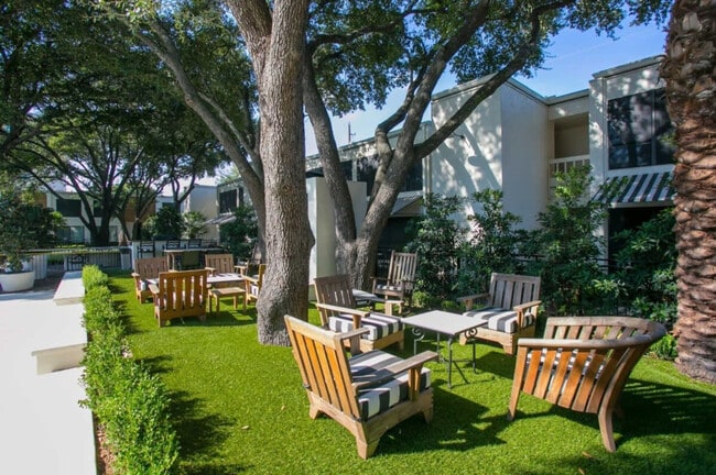 Building Photo - 5106 N Lamar Blvd