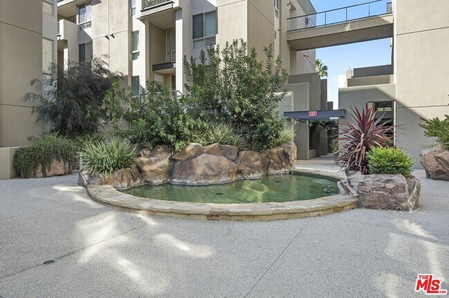 Building Photo - 13044 Pacific Promenade