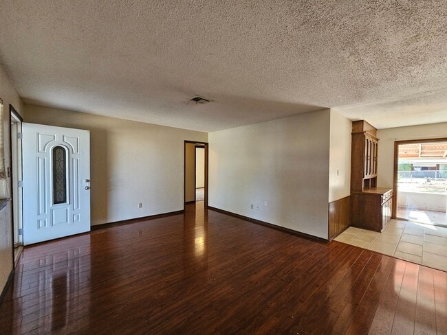 Building Photo - (3) Bed/(1.5) Bath in NE Norman Avail NOW!