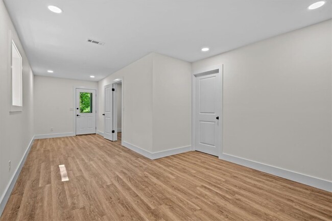Building Photo - 8 Binnacle Way