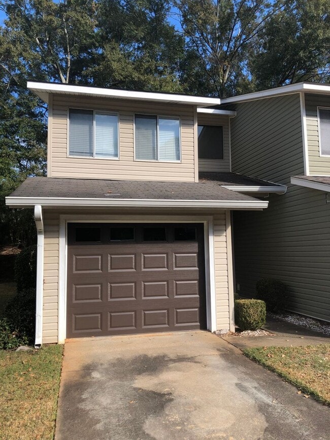 Rolling Acres - End Unit! CARPET/LVP. WAS... - Rolling Acres - End Unit!  CARPET/LVP. WAS...