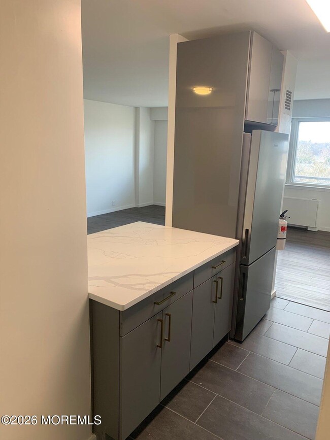 Building Photo - 10 Ocean Blvd