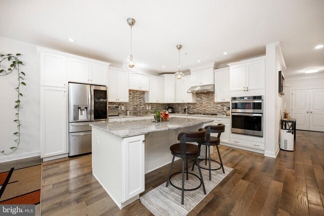 Building Photo - 126 Iron Hill Way