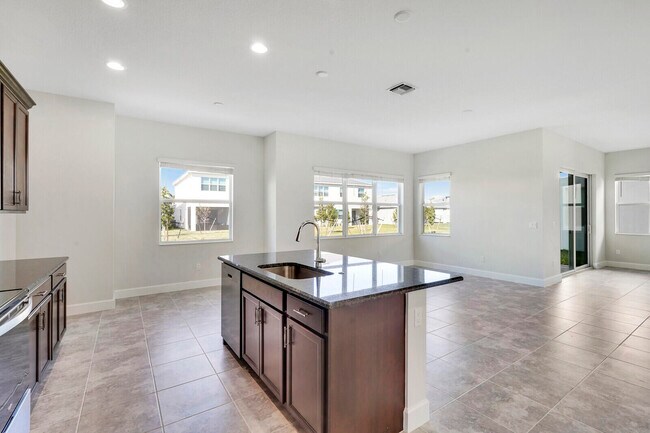 Building Photo - 14959 RedCove Pl