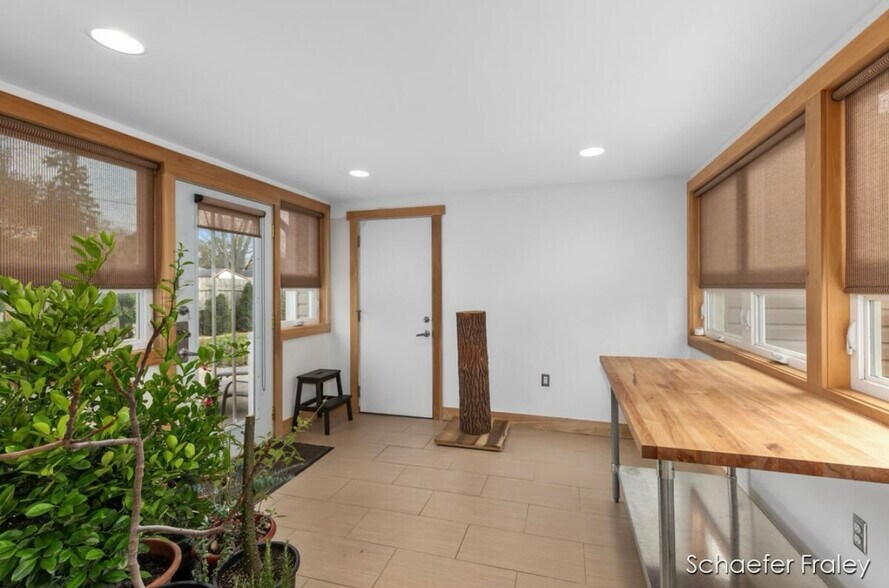 Building Photo - 677 Harrison Ave