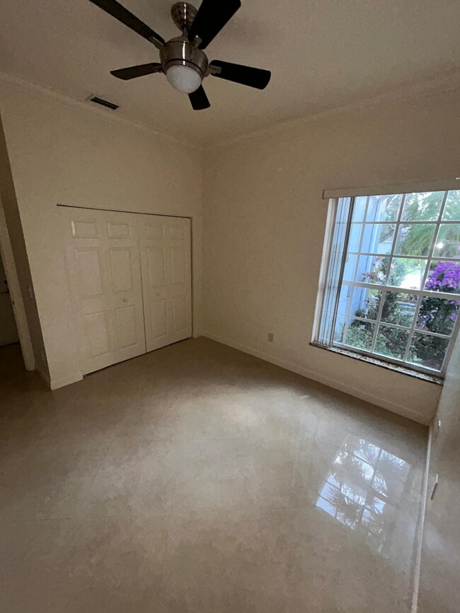 Building Photo - 7623 NW 60th Ln