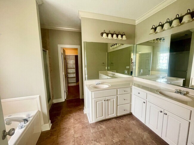 Building Photo - 3/2 Home for Rent in Brandon School District