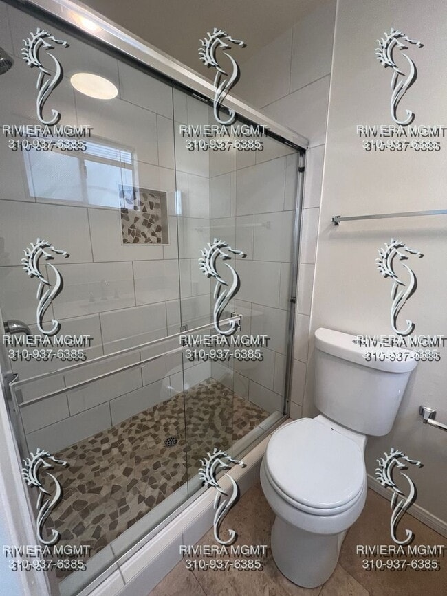 Building Photo - 206