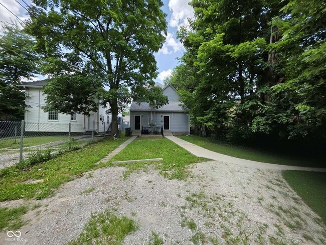 Building Photo - 329 N Sherman Dr