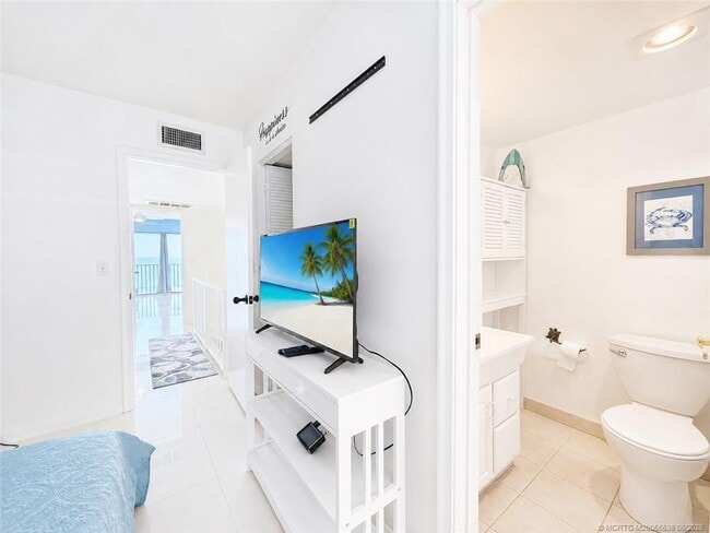 Building Photo - 11000 S Ocean Dr