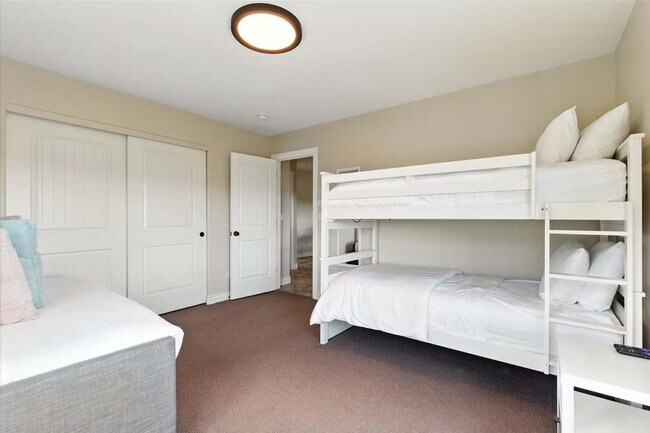 Building Photo - 1670 South Maddi-SI ID1475807P