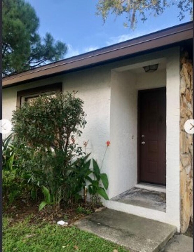 Building Photo - 2112 Oak Chace Ct