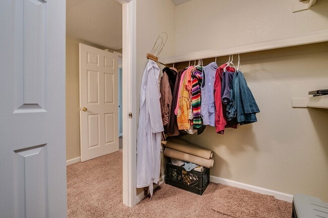 Building Photo - 460 N 64th Pl