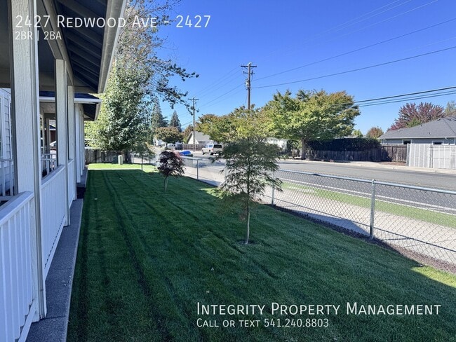 Building Photo - 2427 Redwood Ave