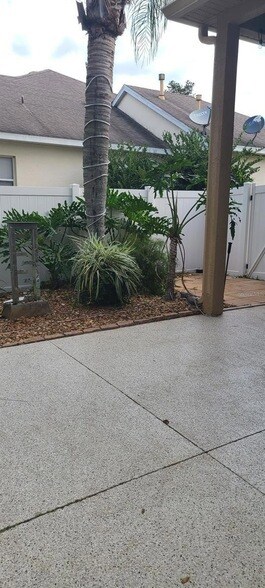 Building Photo - 2847 Majestic Isle Dr