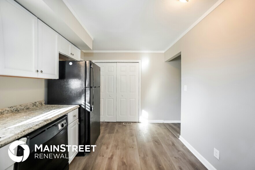 Building Photo - 4123 Ridgeway Dr