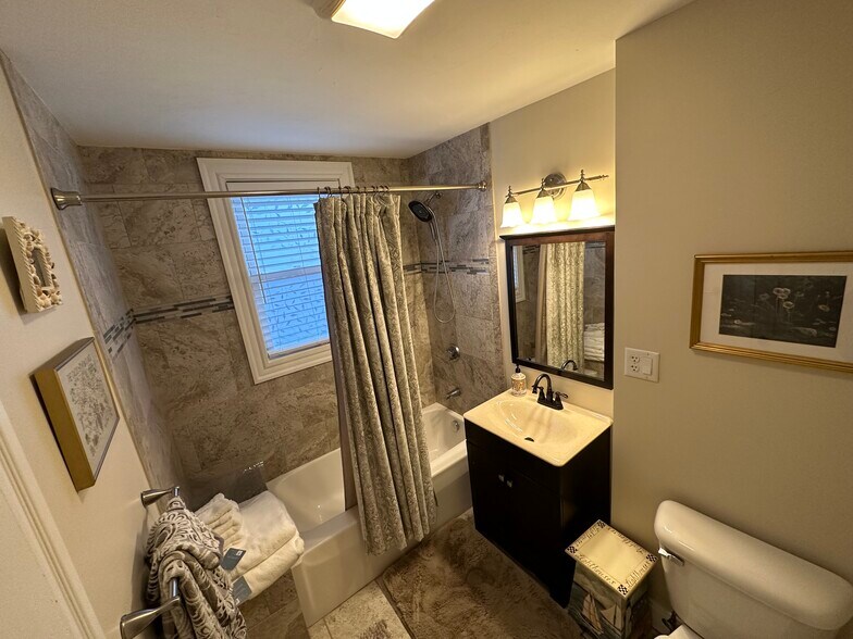 Building Photo - 40 Winthrop St