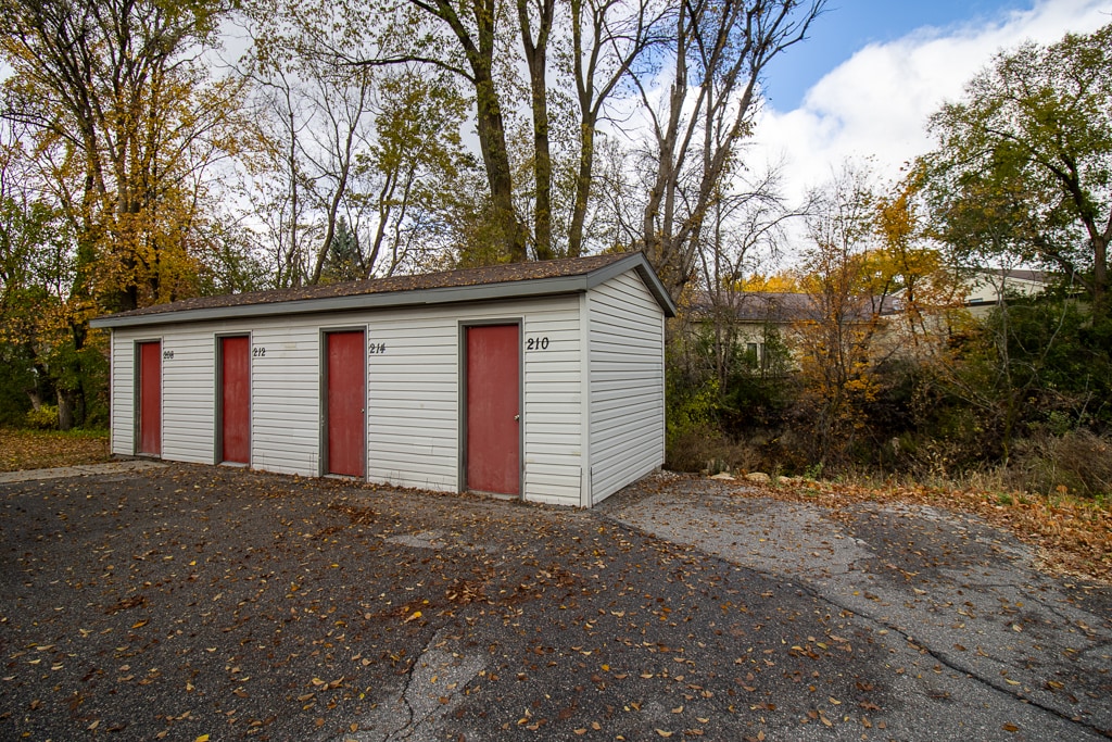 Building Photo - 202 Balcerzak Dr