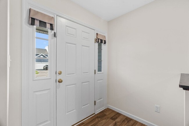 Building Photo - Charming 3-Bedroom Home