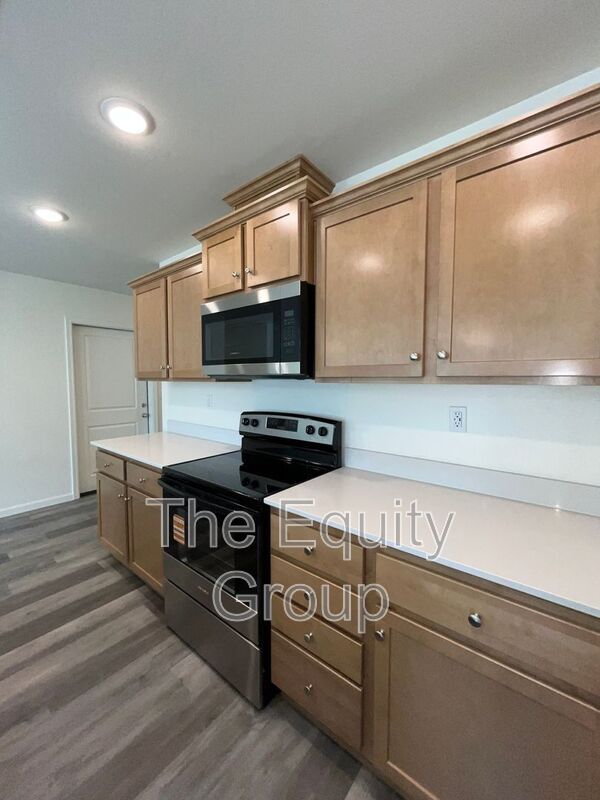 Building Photo - 7031 W Wren Ave