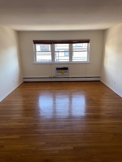 Building Photo - 1624 Valley St