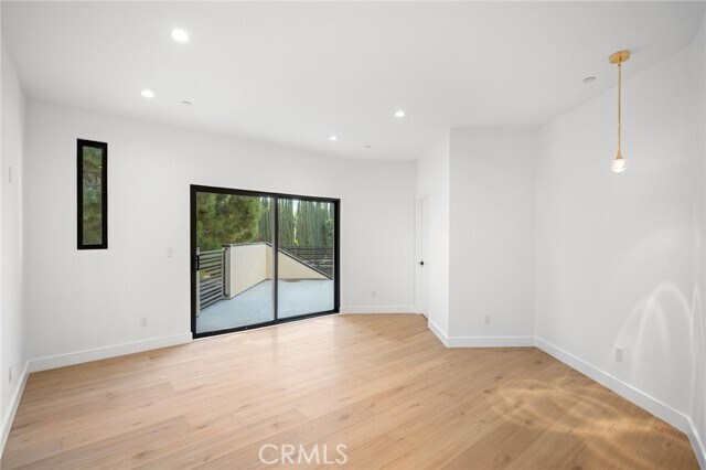 Building Photo - 9601 N Clybourn Ave